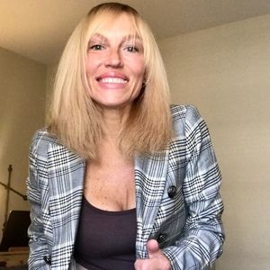 Meet your Posher, Christina